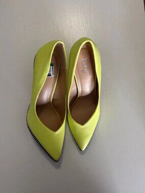 Bar lll lemon Cover Shoe